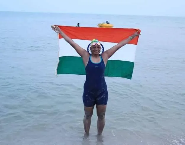 52-Year-Old Woman from Andhra Achieves Remarkable 150 km Swim from Visakhapatnam to Kakinada- Themagaloguemagazine